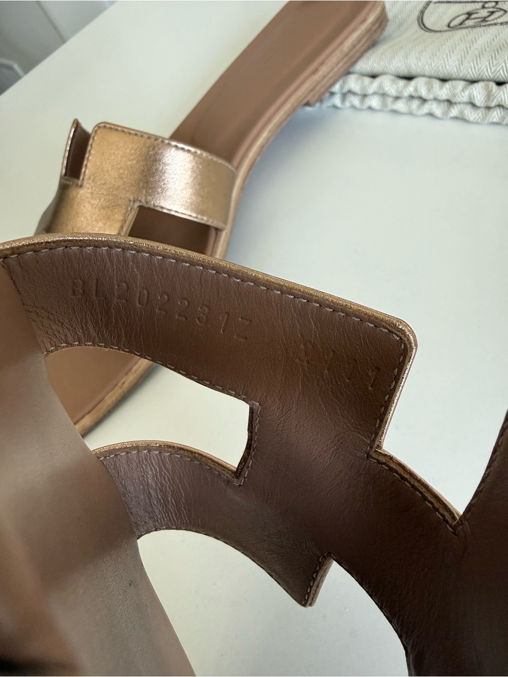 Authentic Hermes Metallic Rose Gold Oran Leather Slide Sandals Size 41 - Picture 10 of 11